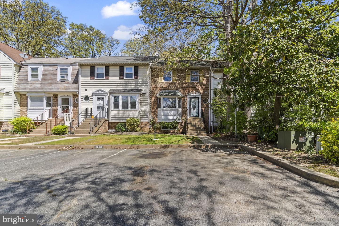 22424 Greenview Ct Property Photo 2
