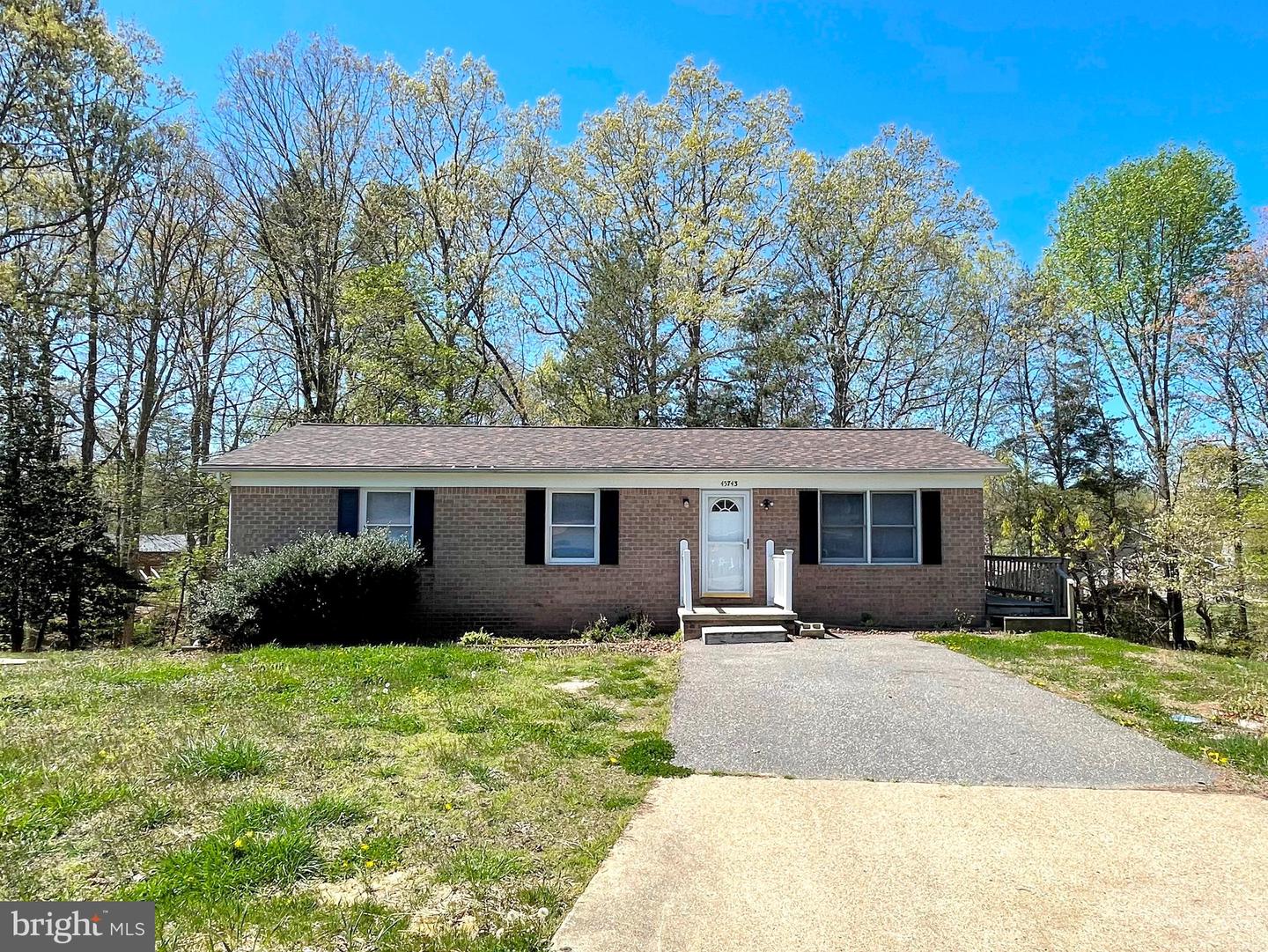 45743 Dee Ct Property Photo 1