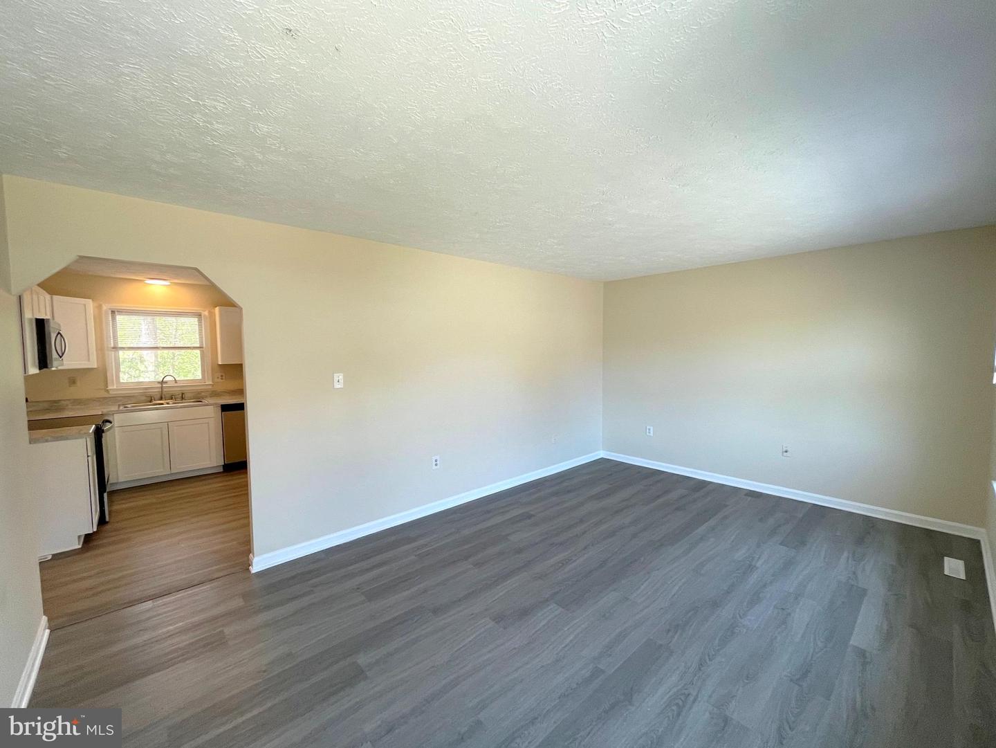 45743 Dee Ct Property Photo 5