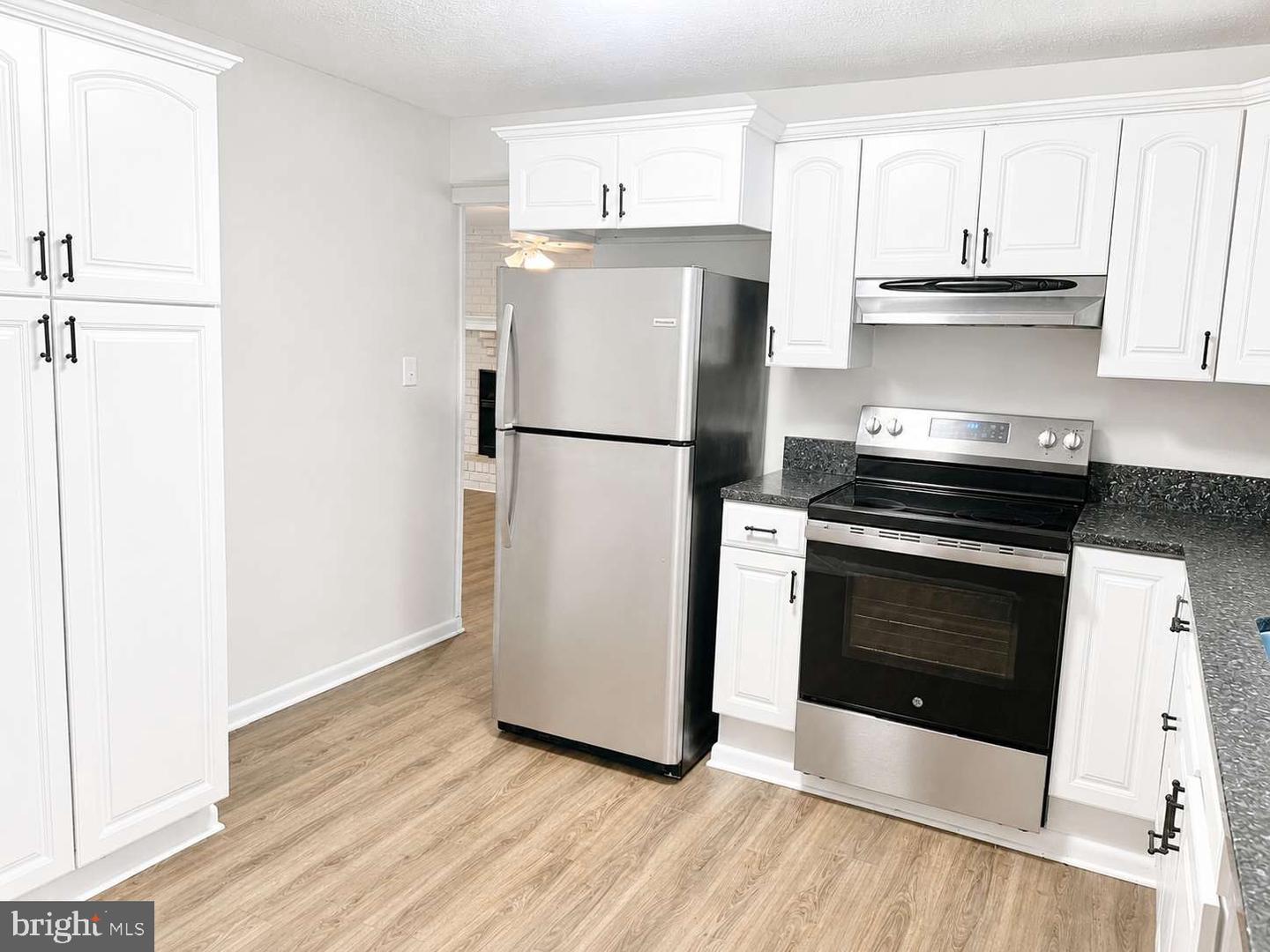 37681 Asher Rd Property Photo 3