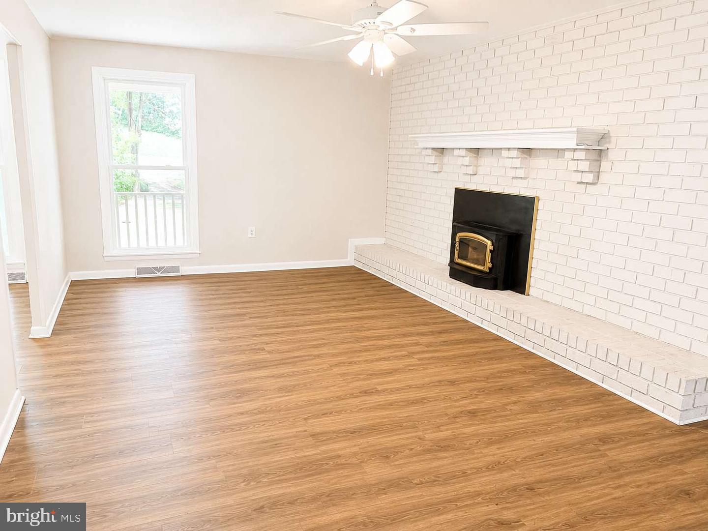 37681 Asher Rd Property Photo 5