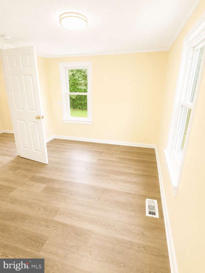 25263 Sotterley Rd Property Photo 8