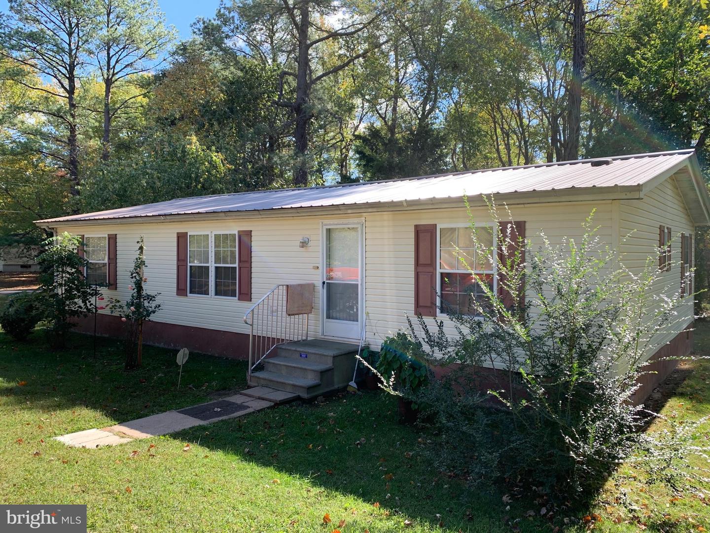 48683 Beachville Rd Property Photo 1