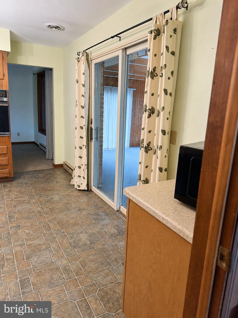 13589 Point Lookout Rd Property Photo 8