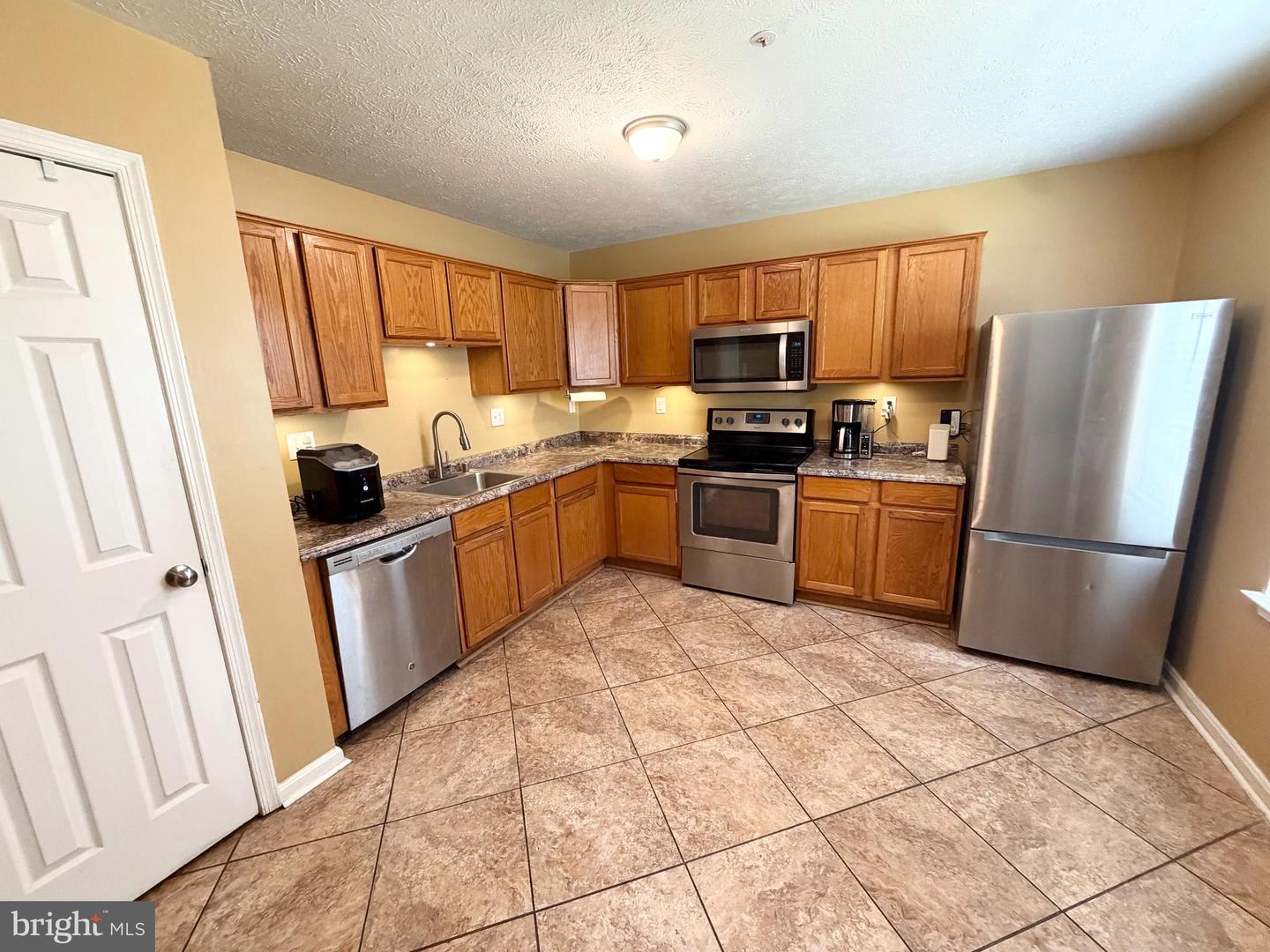46097 Lucca Way Property Photo 4