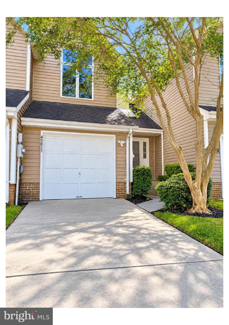 45611 Longfields Village Dr Property Photo 1