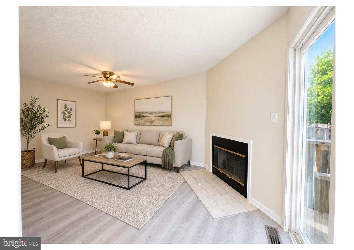 45611 LONGFIELDS VILLAGE DR Property Photo 1
