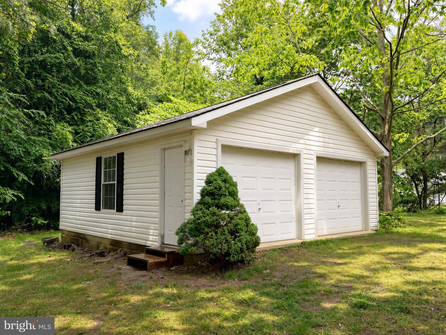 17347 Whitaker Ct Property Photo 5