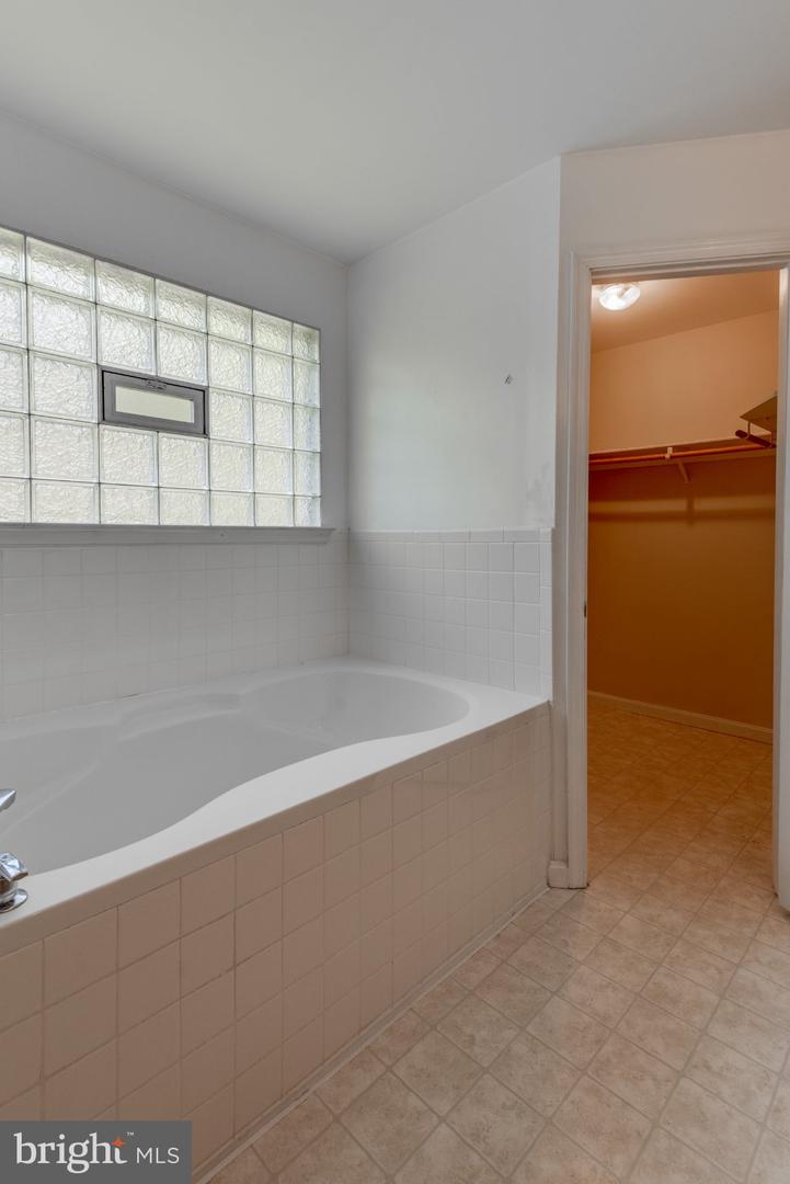 44294 Plantation Ct Property Photo 24