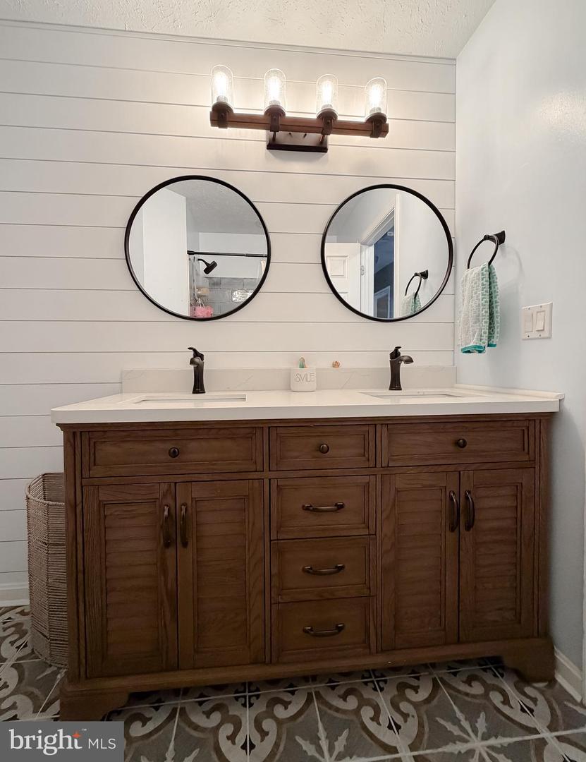 23118 Silverberry Way Property Photo 35