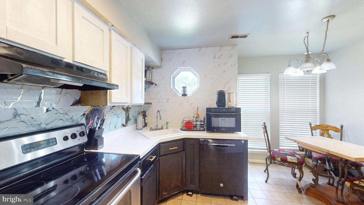 21076 JENNA CT Property Photo 1