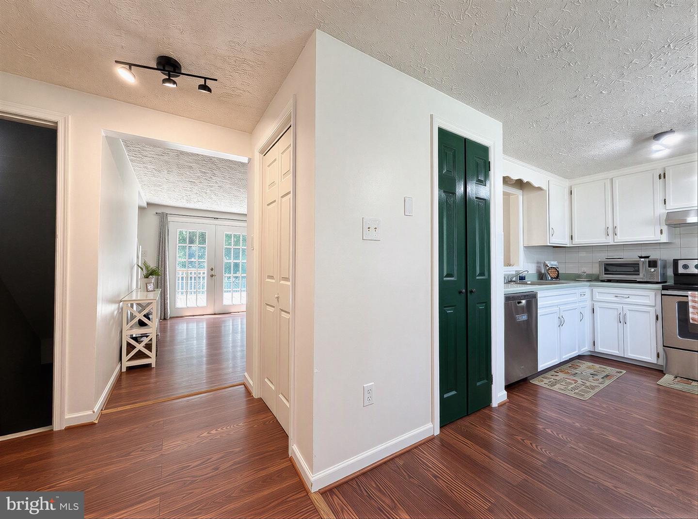 20811 Harlequin Ln Property Photo 4