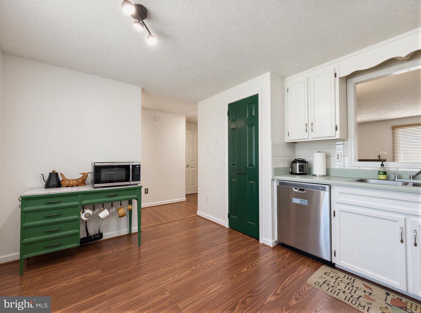 20811 Harlequin Ln Property Photo 6