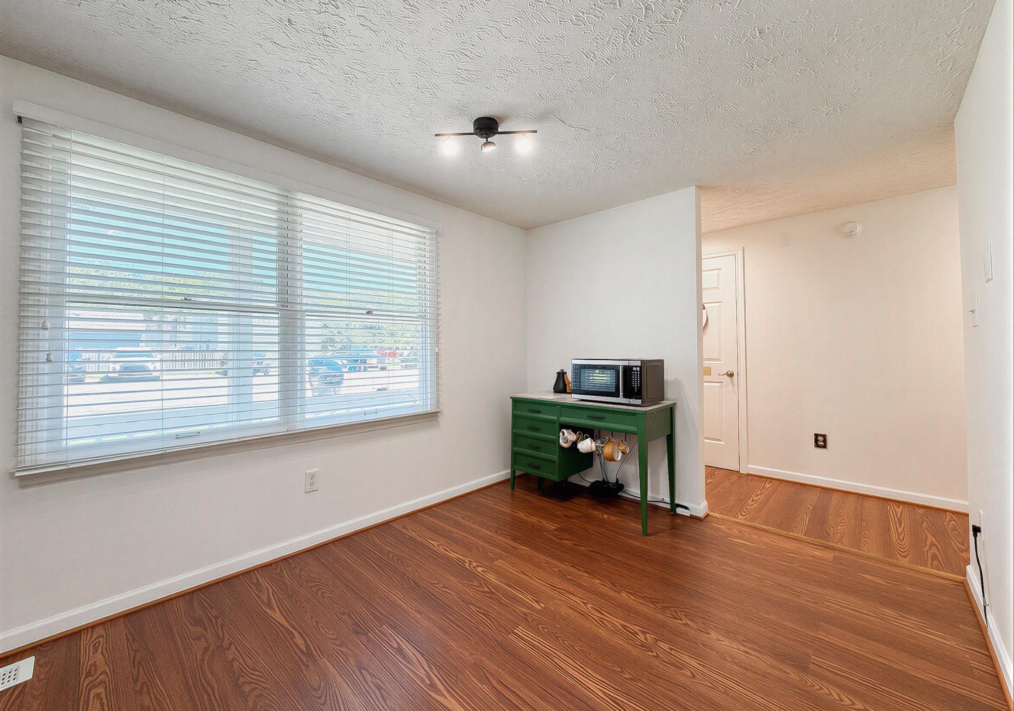 20811 Harlequin Ln Property Photo 8