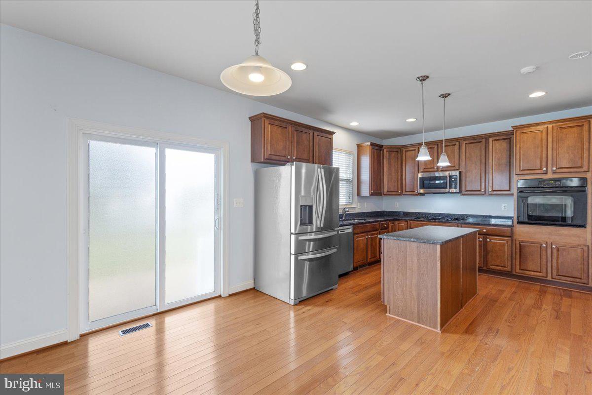 23650 Coventry Dr Property Photo 18