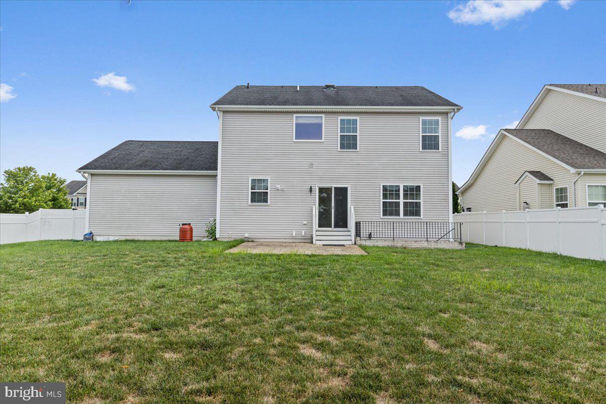 23650 Coventry Dr Property Photo 33