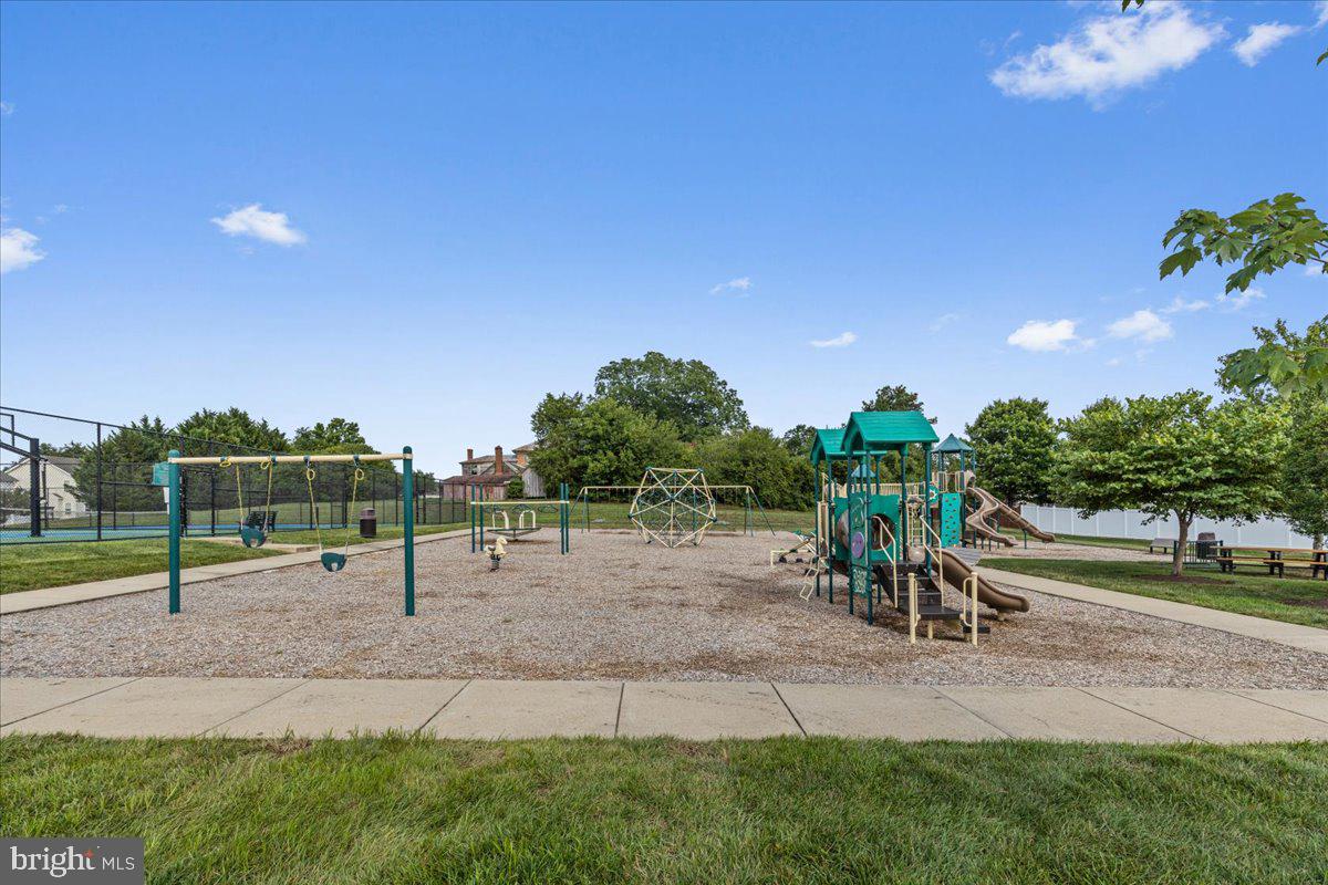 23650 Coventry Dr Property Photo 38