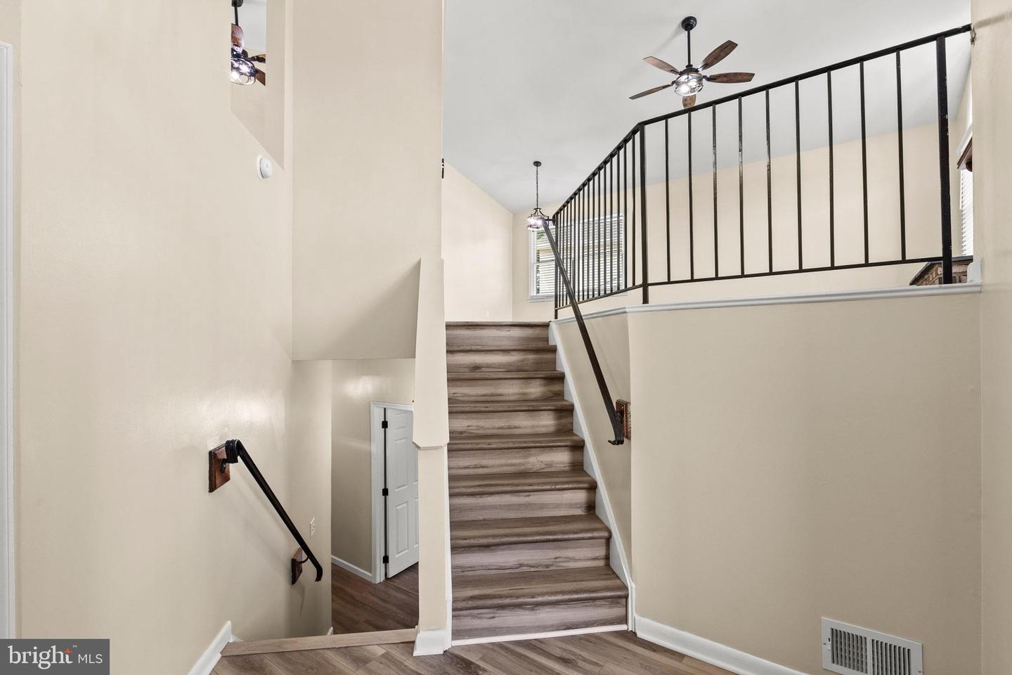 20859 Sandstone St Property Photo 2