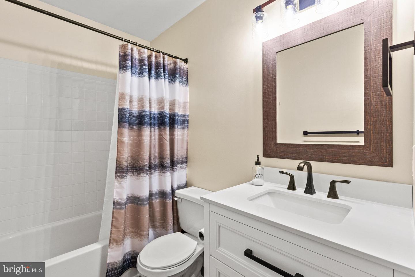 20859 Sandstone St Property Photo 11