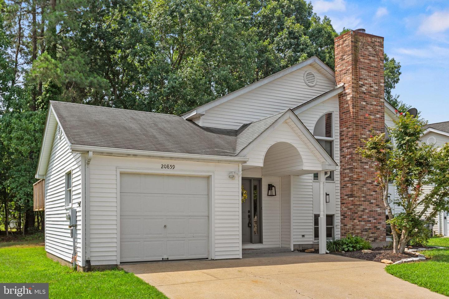 20859 Sandstone St Property Photo 21