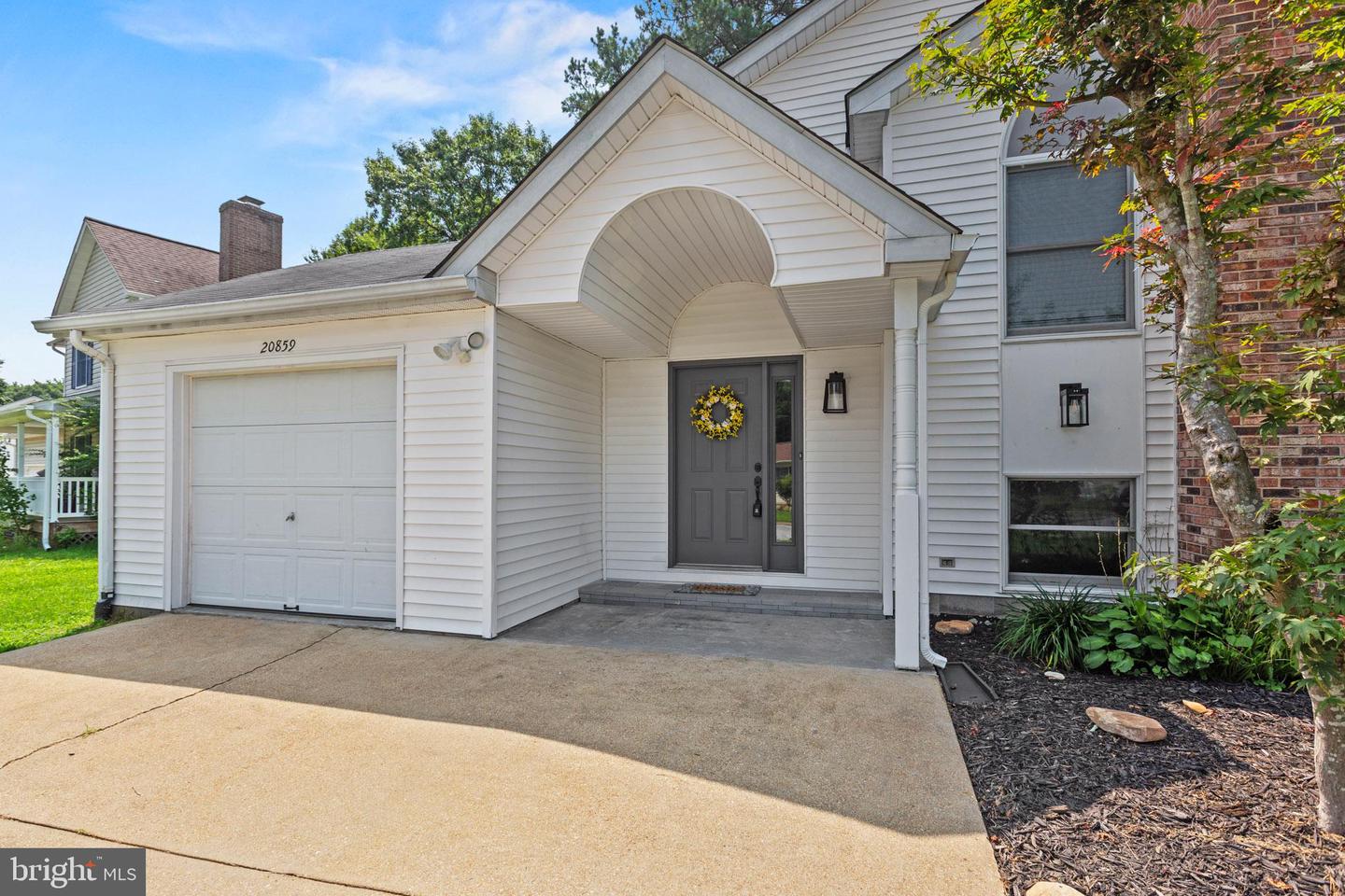 20859 Sandstone St Property Photo 22