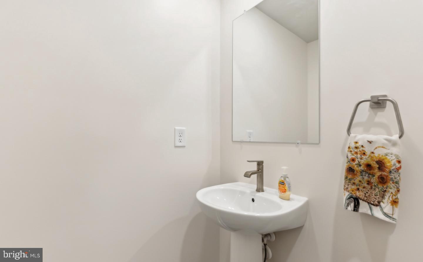 45455 Concord Way Property Photo 13