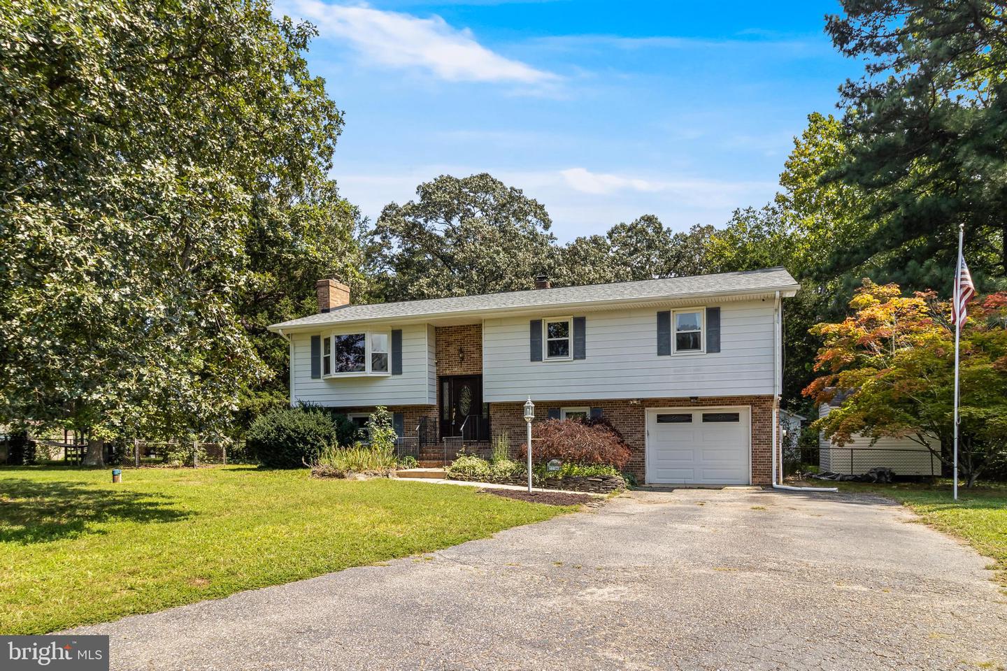 22386 LACEYS LN