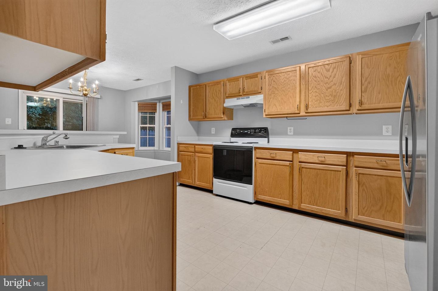 47949 Piney Orchard St Property Photo 3
