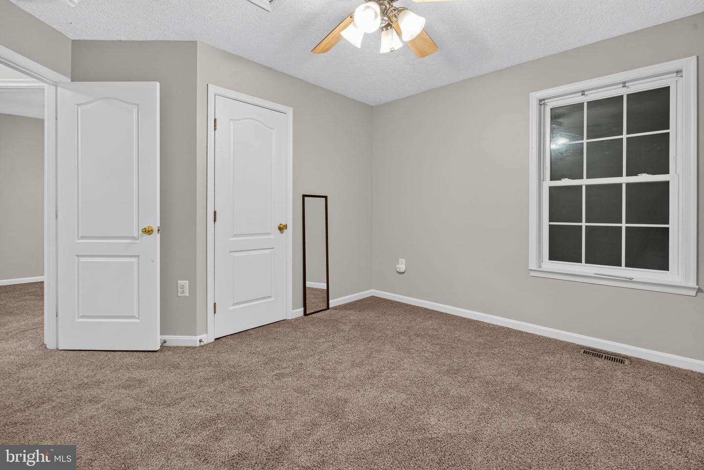 47949 Piney Orchard St Property Photo 8