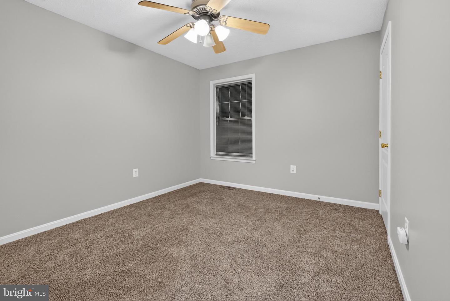 47949 Piney Orchard St Property Photo 9