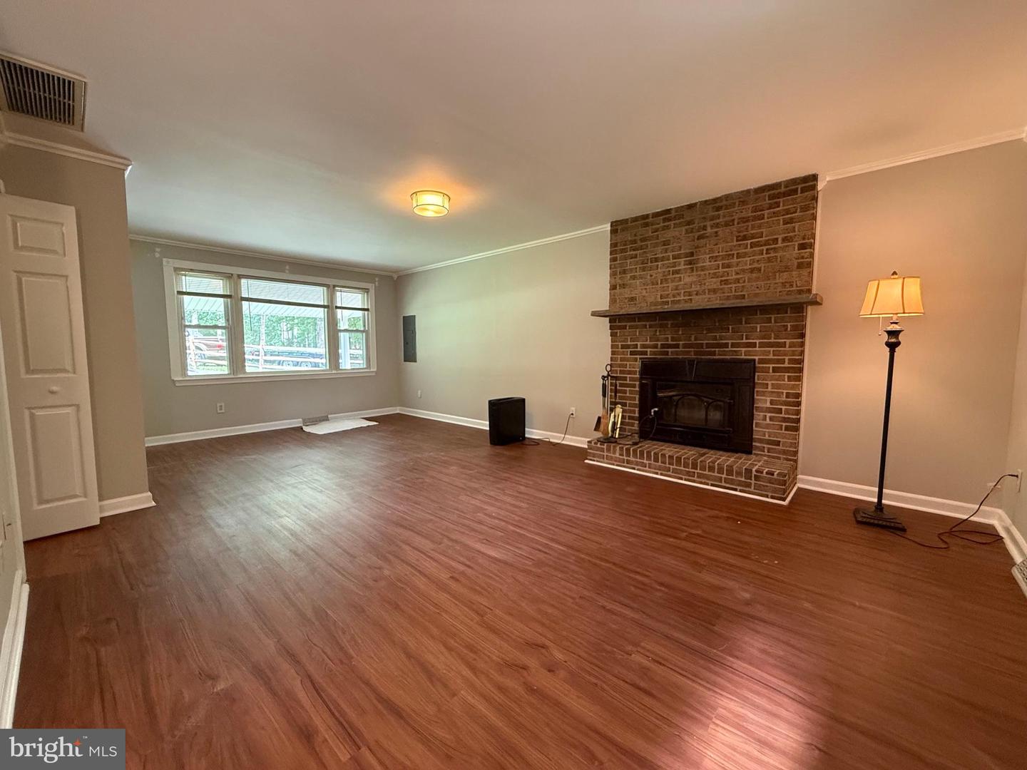 29781 Oak Rd Property Photo 6