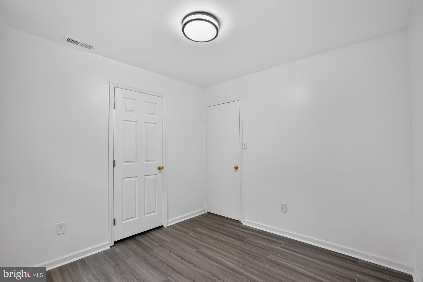21465 Indian Bridge Rd Property Photo 14