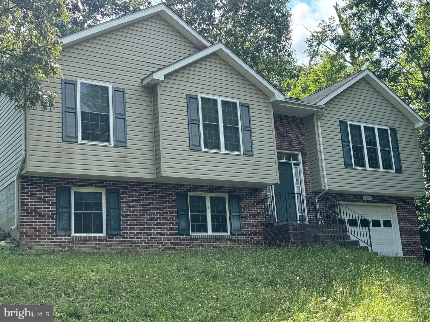 23047 Gunston Dr Property Photo 2