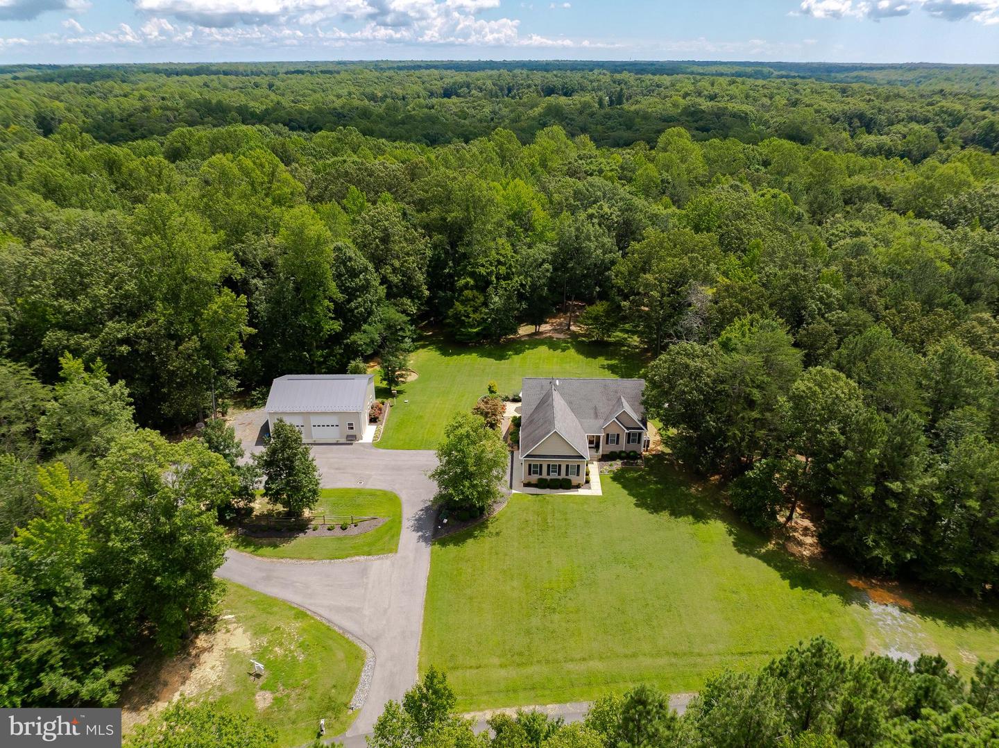 42000 Pleasant Valley Ct Property Photo 1