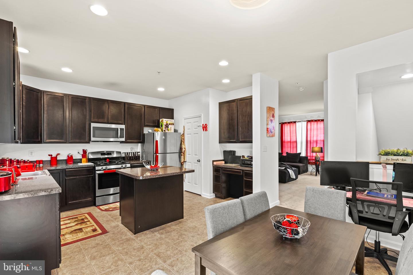 22416 Dark Star Way Property Photo 8