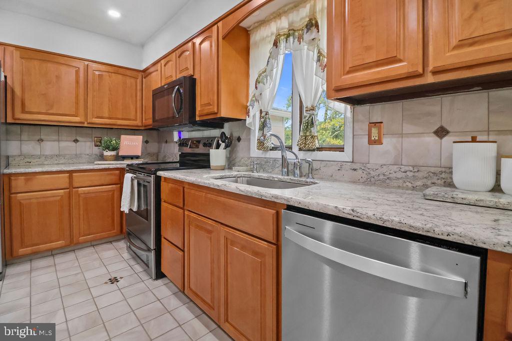 23655 Daniel Farm Ln Property Photo 13
