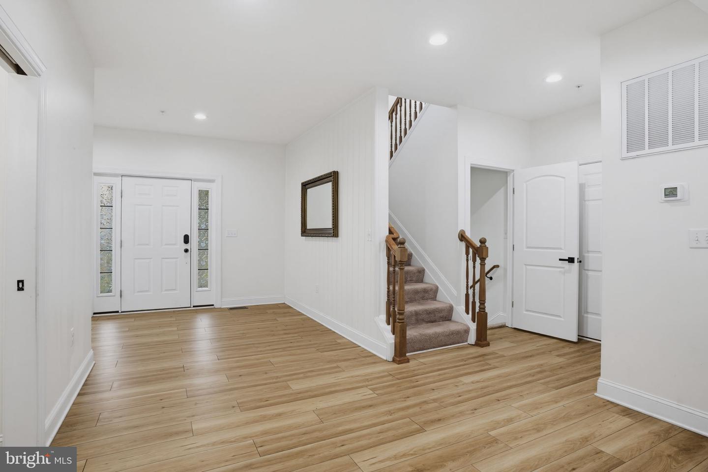 22621 Woods Ln Property Photo 5