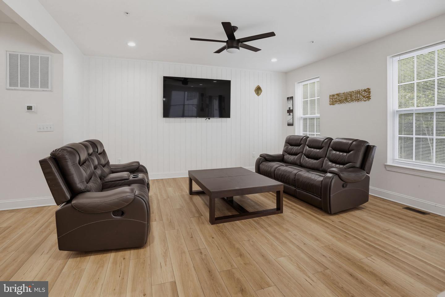 22621 Woods Ln Property Photo 7