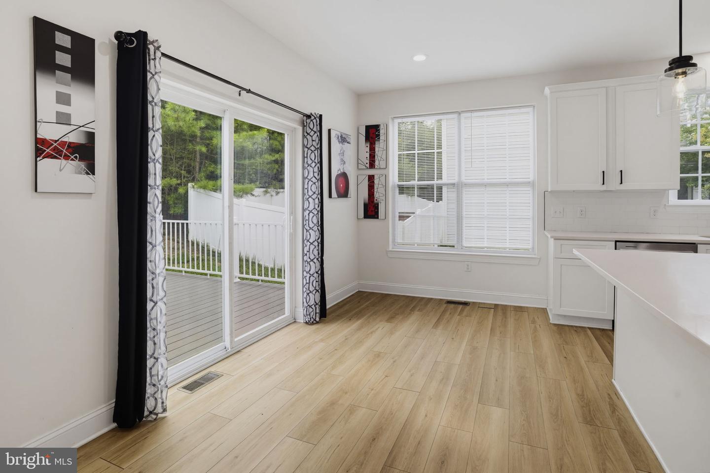 22621 Woods Ln Property Photo 14