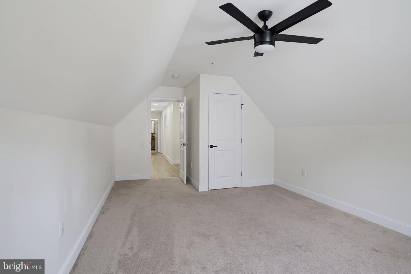 22621 Woods Ln Property Photo 34