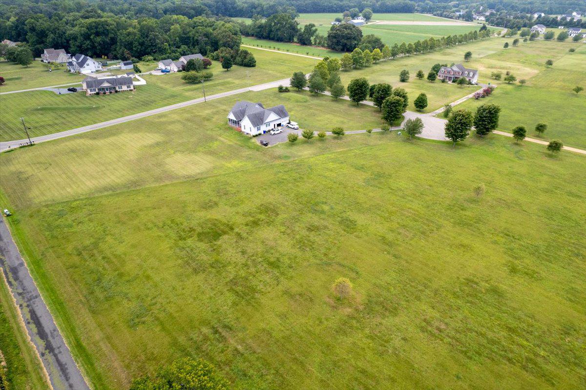 18035 Ellyn Ct Property Photo 7