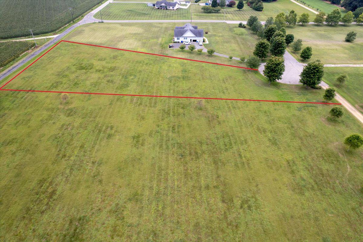 18035 Ellyn Ct Property Photo 8