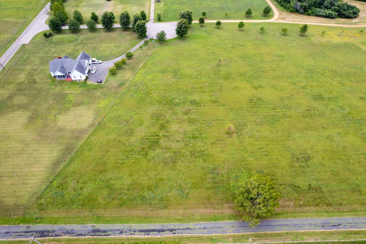 18035 Ellyn Ct Property Photo 12