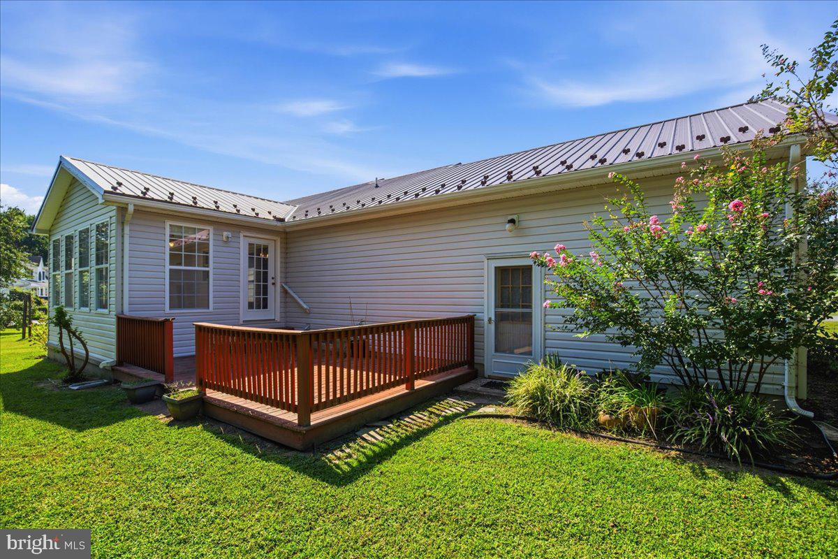 22715 Saint Winifreds Ln Property Photo 17