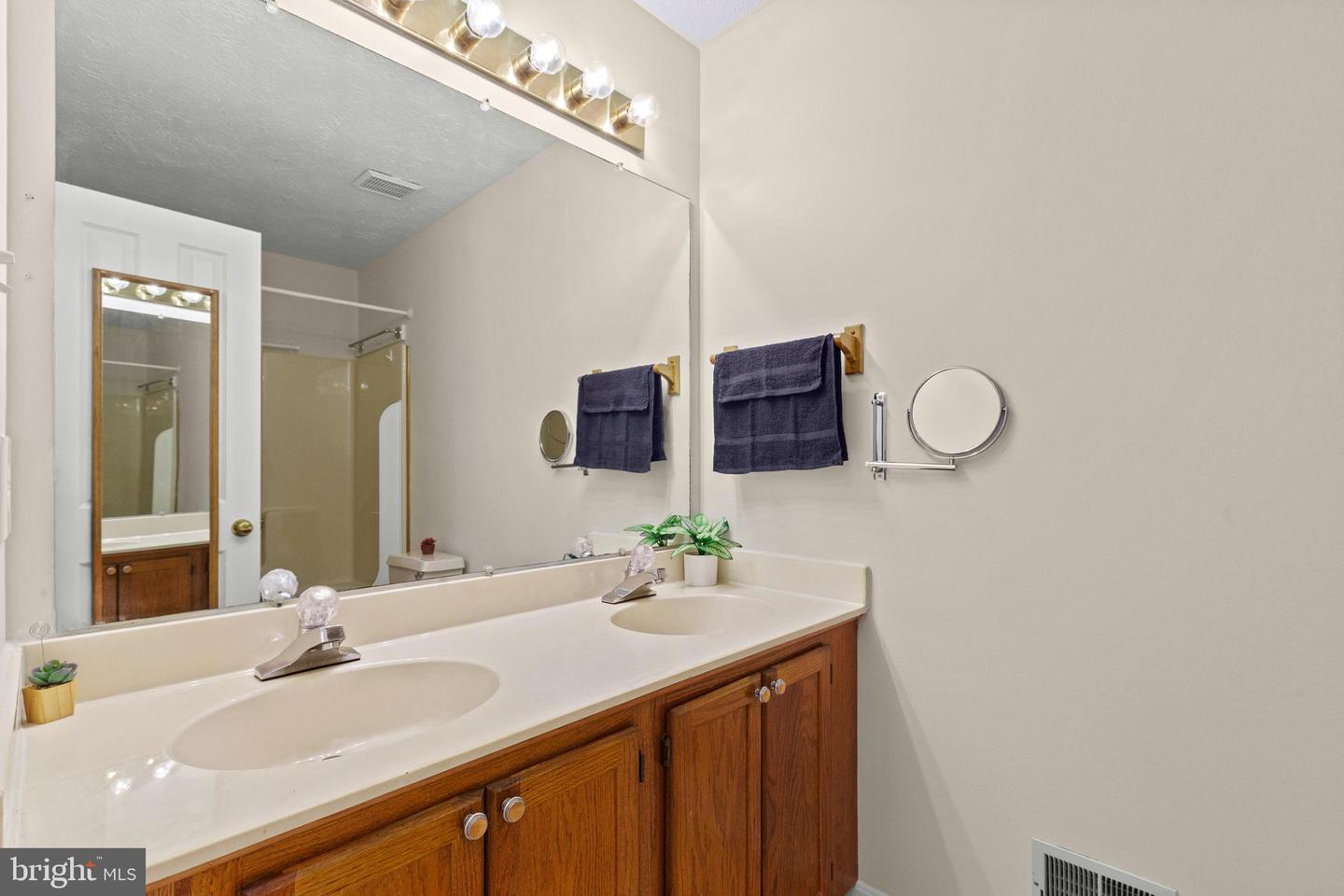 21268 Scarborough Dr Property Photo 16