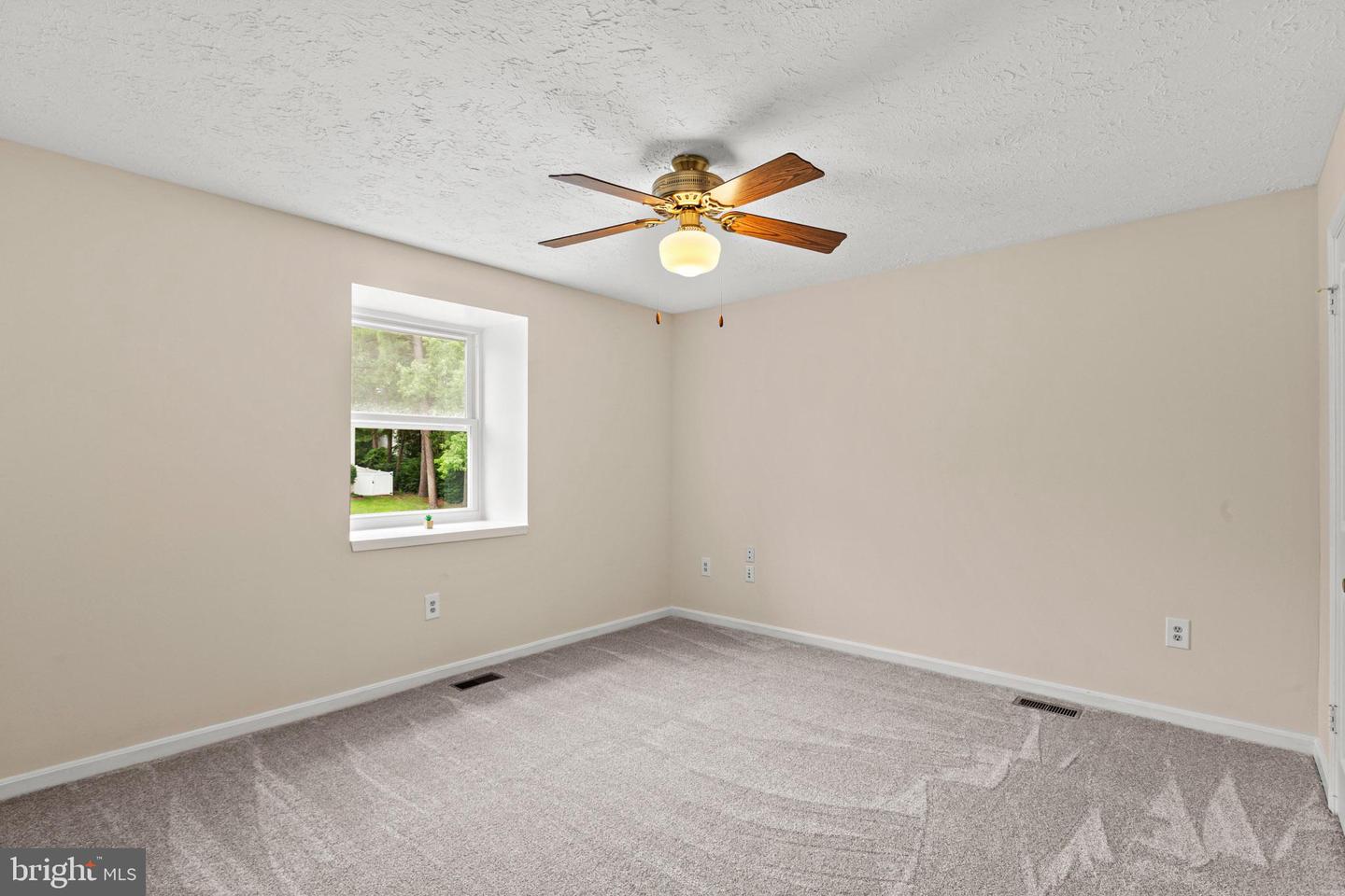 21268 Scarborough Dr Property Photo 17