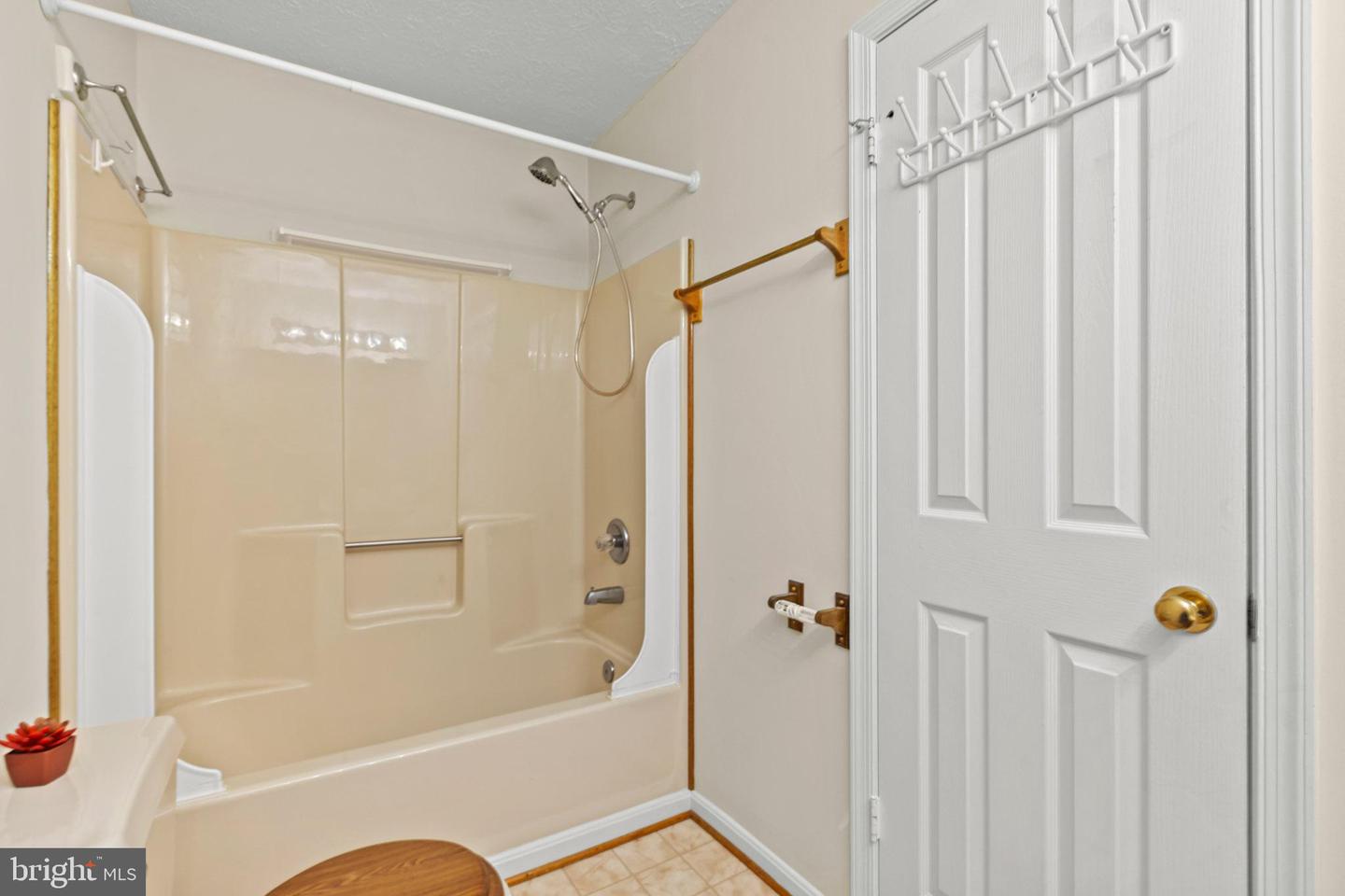 21268 Scarborough Dr Property Photo 19