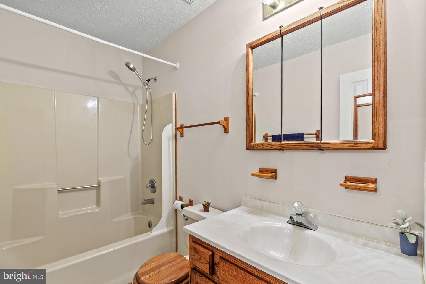 21268 Scarborough Dr Property Photo 20