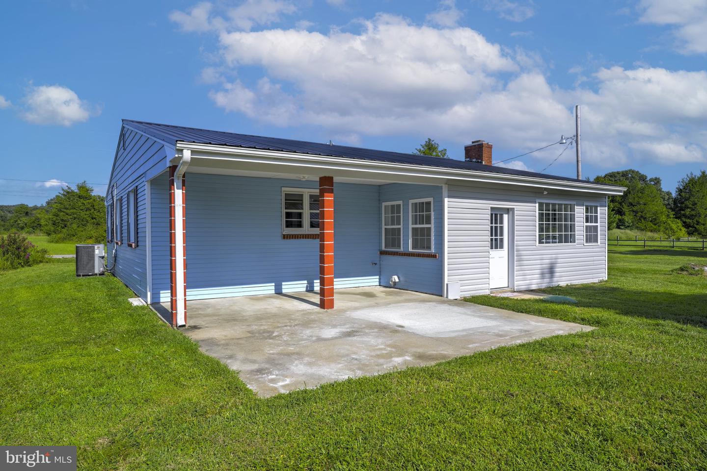 22775 Fairview Dr Property Photo 1