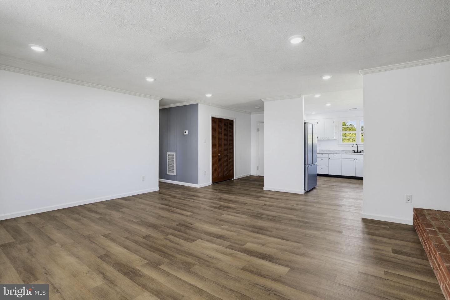 22775 Fairview Dr Property Photo 9